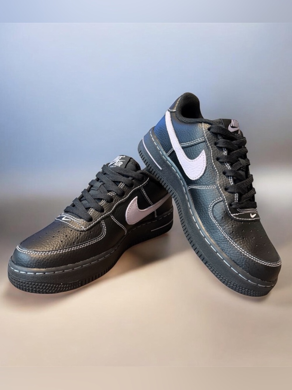 💜🖤 Nike Air Force 1 Youth Lavender & Black Sneakers Sz 4Y 👟